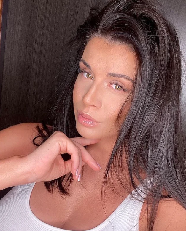 https://www.instagram.com/magdalena___stepien/?hl=pl https://www.instagram.com/magdalena___stepien/?hl=pl