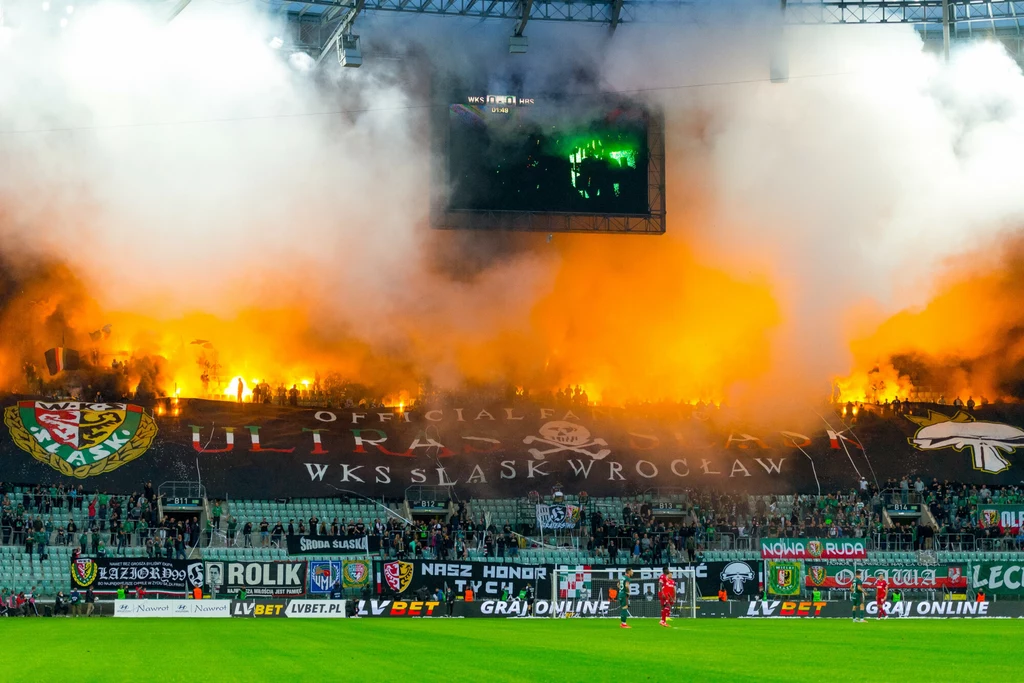 Oprawa kibiców Śląska na meczu z Hapoelem