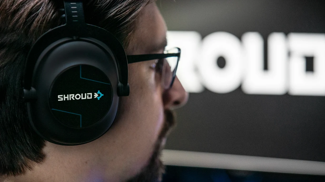 Zaimplementowana w nim technologia mikrofonów BLUE VO!CE ma zapewniać wybór filtrów głosu w czasie rzeczywistym. Redukukować szumy, dodawać kompresję i usuwać syczenia oraz gwarantować bogatszy, czystszy i brzmiący bardziej profesjonalnie głos.