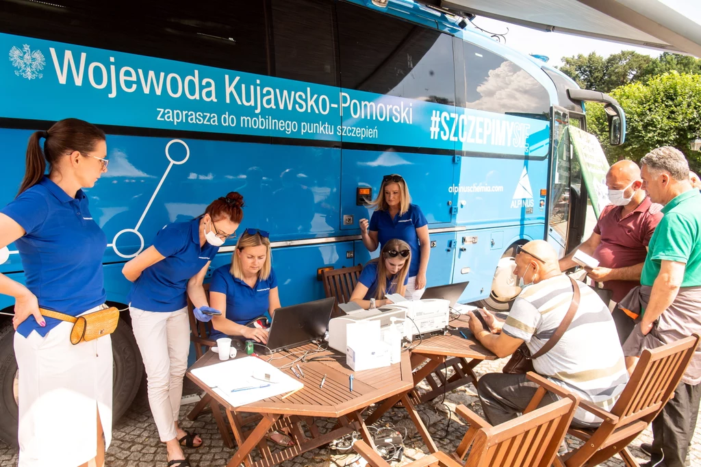 Profilaktyczny piknik w ramach Programu Proflilaktyka40Plus w Parku Zdrojowym w Ciechocinku Profilaktyczny piknik w ramach Programu Proflilaktyka40Plus w Parku Zdrojowym w Ciechocinku