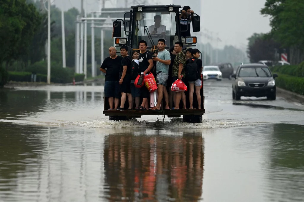Tego lata tysiące ludzi ewakuowano z domów podczas letnich powodzi