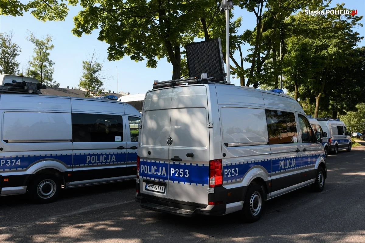 Nowe policyjne radiowozy