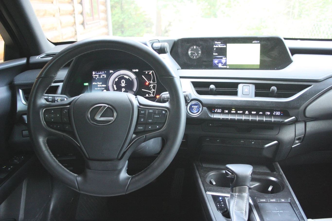 Lexus UX 250h