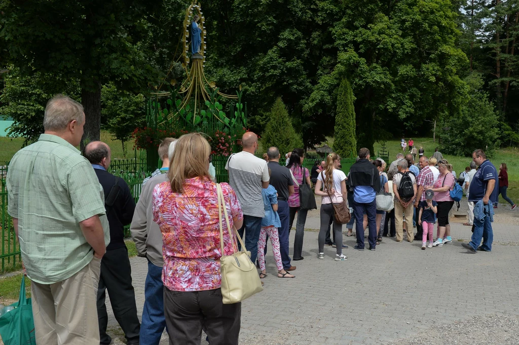 Sanktuarium Maryjne w Gietrzwałdzie co roku odwiedzają tysiące wiernych