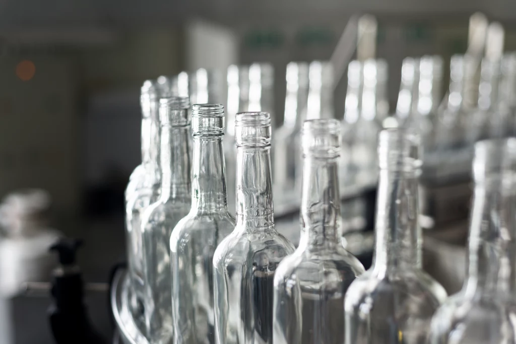 Właściciel Żabki chce za 1,2 mld dol. kupić producenta wódki