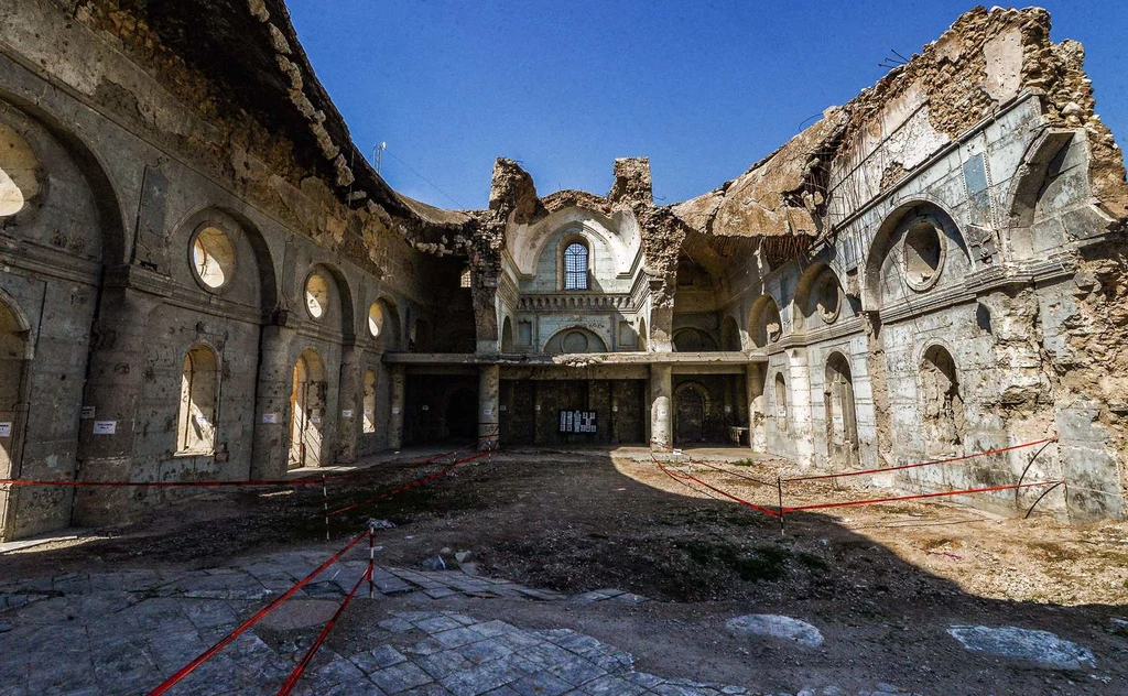 Ruiny syryjsko-katolickiego kościoła al-Tahira (Niepokalanego Poczęcia) w Mosulu, zniszczonego przez Państwo Islamskie podczas okupacji