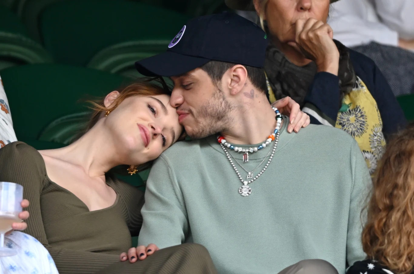 Phoebe Dynevor i Pete Davidson Phoebe Dynevor i Pete Davidson