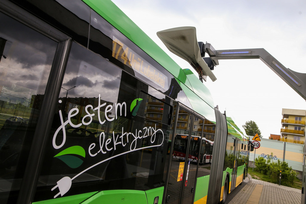 Autobus elektryczny firmy Solaris.