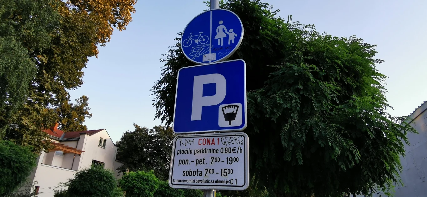 Po południu docieramy do Lublany, gdzie zaplanowaliśmy nocleg. Nie z powodu zmęczenia, ale po prostu dlatego, że lubimy to miasto i chcemy w nim spędzić przynajmniej kilka godzin.