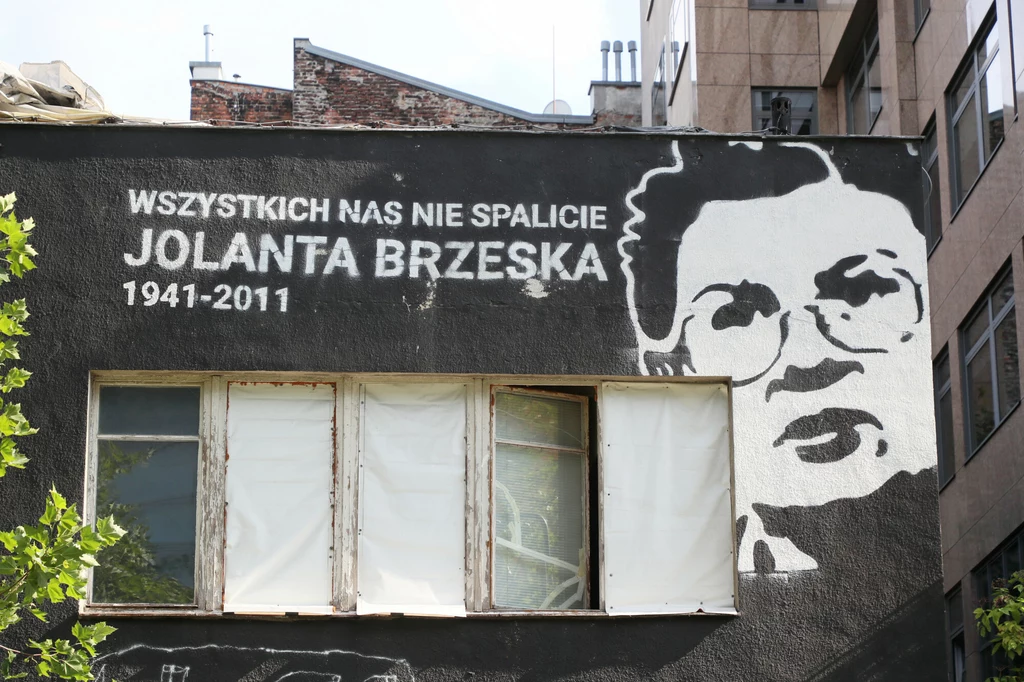 Warszawa. Mural Jolanty Brzeskiej 