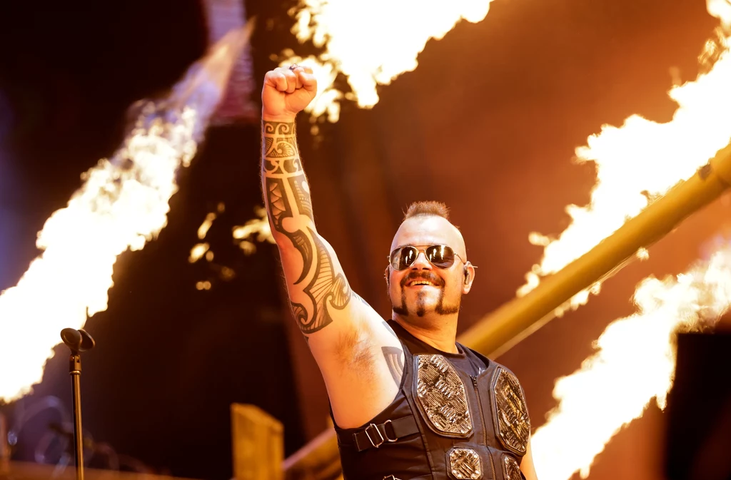 Joakim Brodén (Sabaton) w akcji