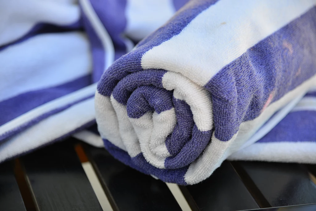 Ręcznik wchłonie wilgoć z ubrań