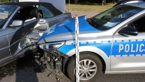 Uszkodzony radiowóz (Źródło: Policja.pl)