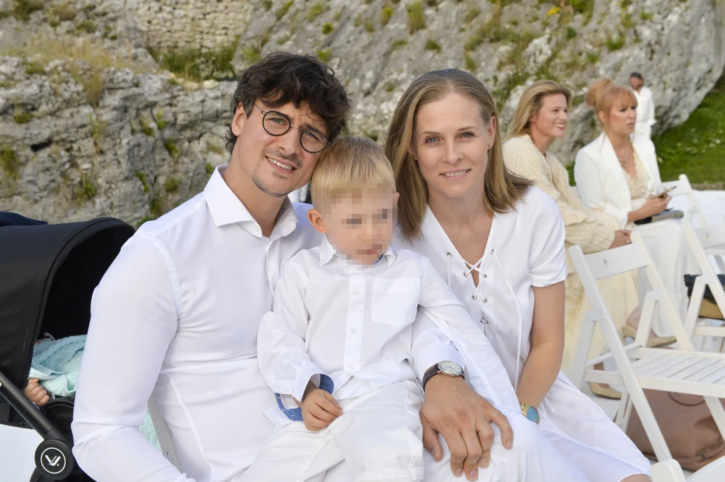 Mateusz Damięcki z żoną i synem Mateusz Damięcki z żoną i synem