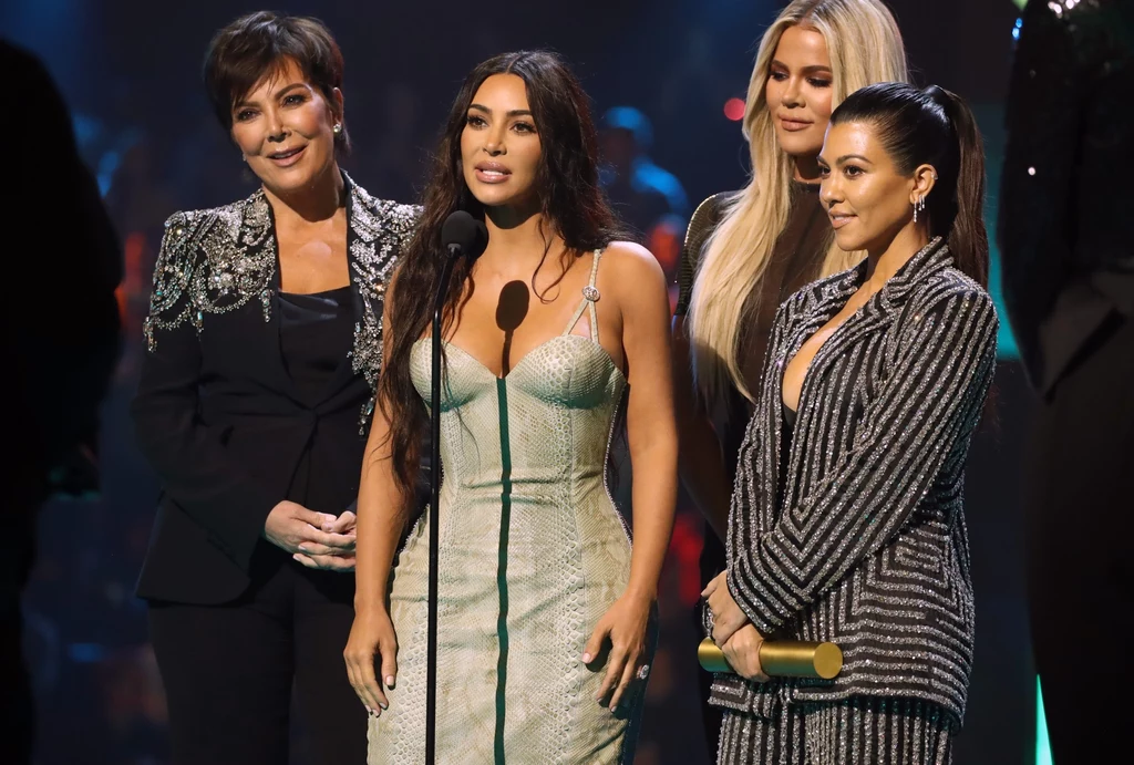 Siostry Kardashian od lat tworzą swoją markę na światowym rynku. Kourtney właśnie wyłamuje się z tego idealnego obrazka rodziny Kardashian 