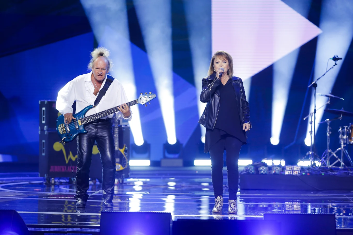 Izabela Trojanowska zaśpiewała utwór "Wszystko, czego dziś chcę".