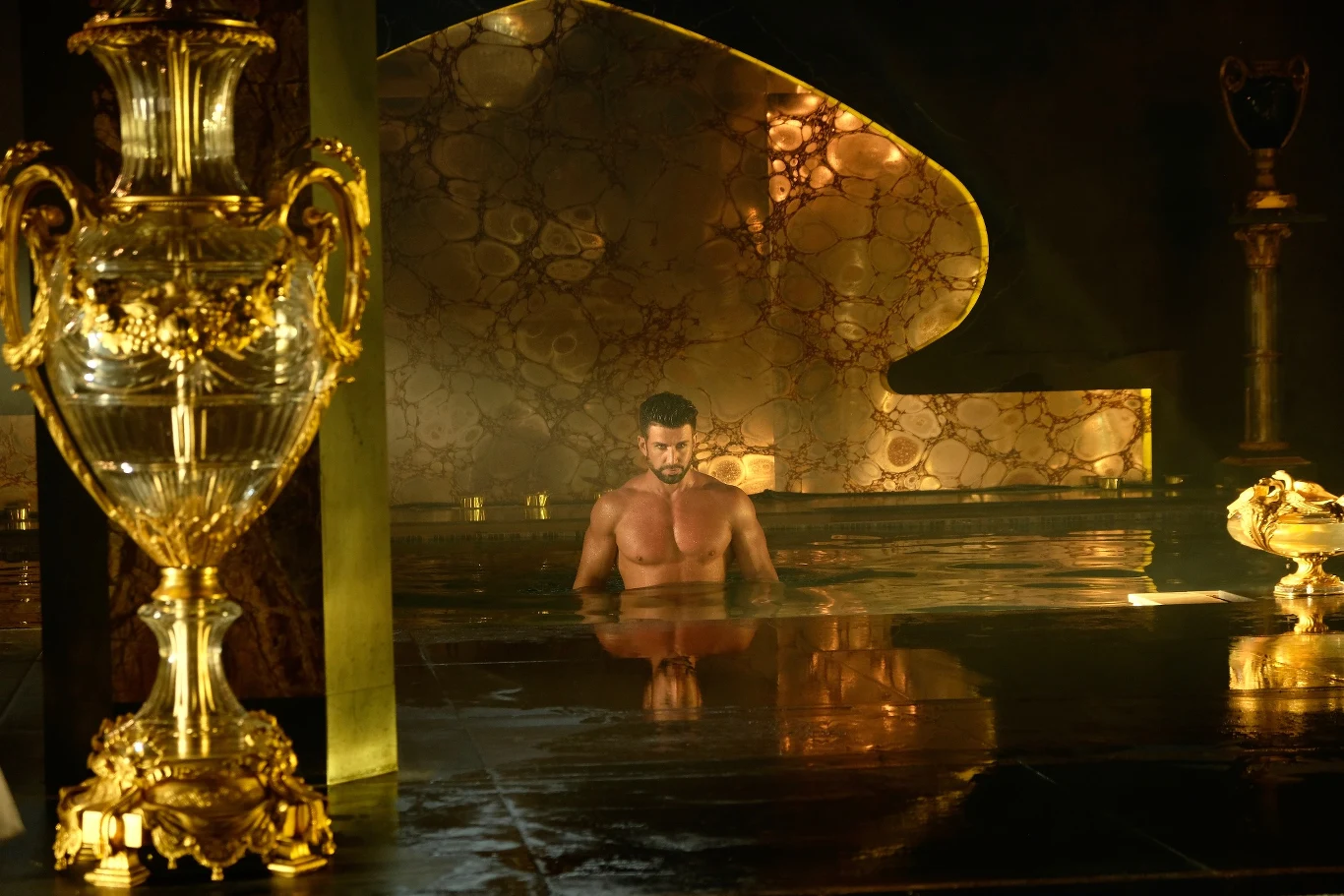 W obsadzie pojawiły się także zagraniczne gwiazdy: Giulio Berutti, Iacopo Ricciotti, Andrea Preti oraz Luca Molinari.