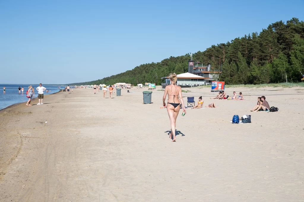 Szerokie i piaszczyste plaże to jedna z zalet wakacji w Rumunii 