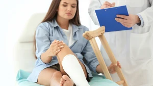 Wypadek na urlopie a prawo do świadczeń chorobowych