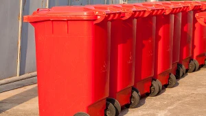 Nowy kolor śmietników na cmentarzach. Kto nie zapomni, uniknie kary