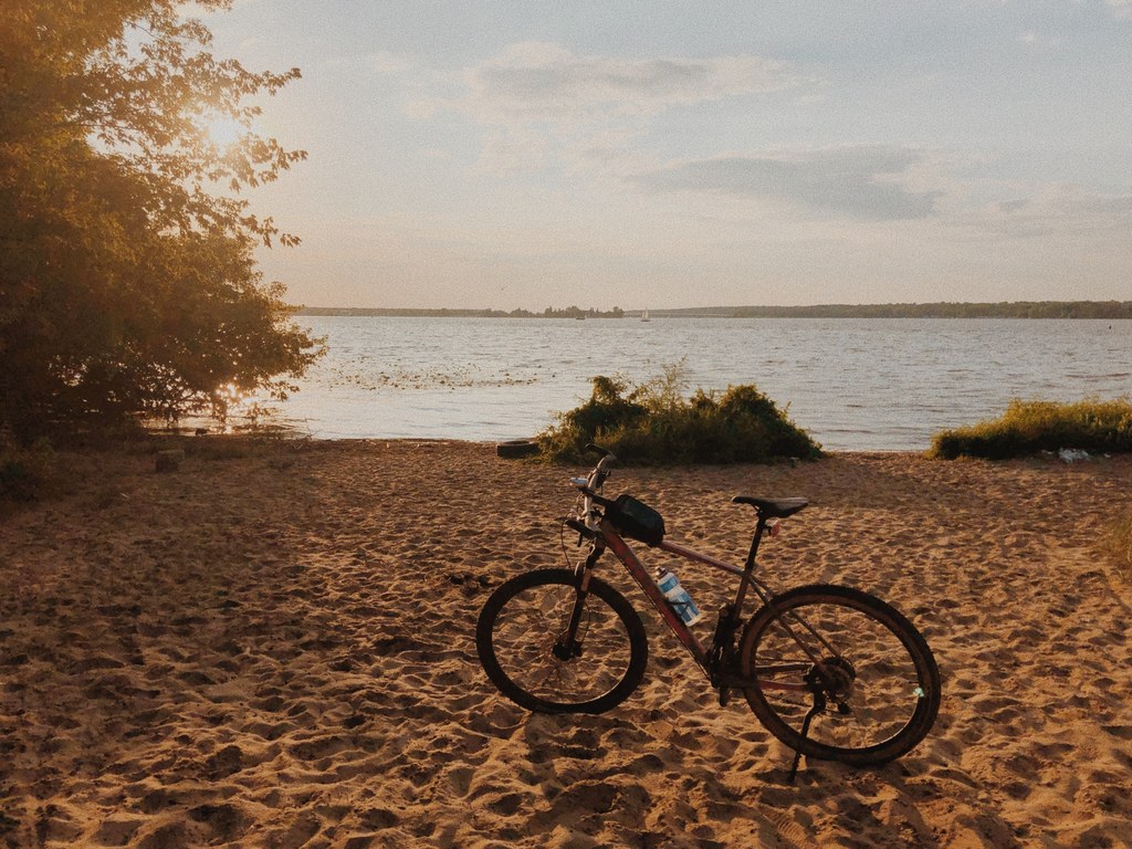 Trasy rowerowe w okolicy Warszawy i Krakowa