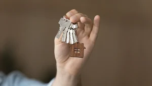 W 2021 r. czynsze rosły wolniej od zarobków. Jednak wciąż najem mieszkania jest bardzo drogi