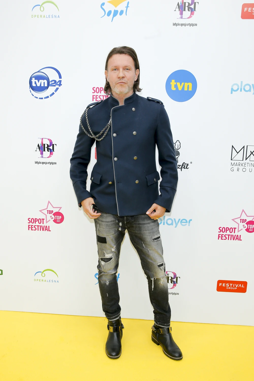 Gdzie Małgosia, tam i Radek. Swoją stylizacją pasował do żony...