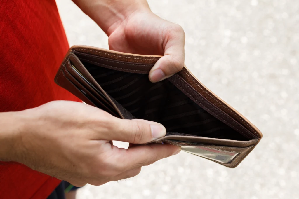 CBZC ostrzega, twoje pieniądze mogą być zagrożone. Oszuści znaleźli sposób