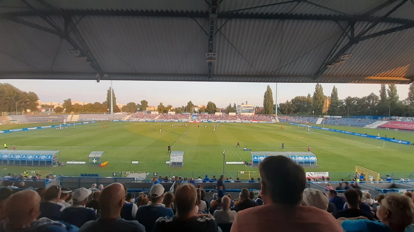 mecz Ruch Chorzów - Garbarnia Kraków w II lidze mecz Ruch Chorzów - Garbarnia Kraków w II lidze