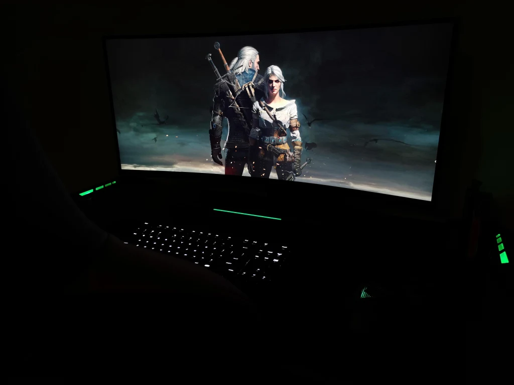 Kto raz spróbuję Huawei MateView GT do gier, temu trudno będzie wrócić do klasycznego monitora o proporcjach 16:9. Ultra szeroki wyświetlacz najlepiej sprawdzi się w przypadku wysokobudżetowych gier, ale trzeba mieć na uwadze, że do pary potrzebny będzie mocny PC, który pozwoli uruchomić dany tytuł. Kto raz spróbuję Huawei MateView GT do gier, temu trudno będzie wrócić do klasycznego monitora o proporcjach 16:9. Ultra szeroki wyświetlacz najlepiej sprawdzi się w przypadku wysokobudżetowych gier, ale trzeba mieć na uwadze, że do pary potrzebny będzie mocny PC, który pozwoli uruchomić dany tytuł.
