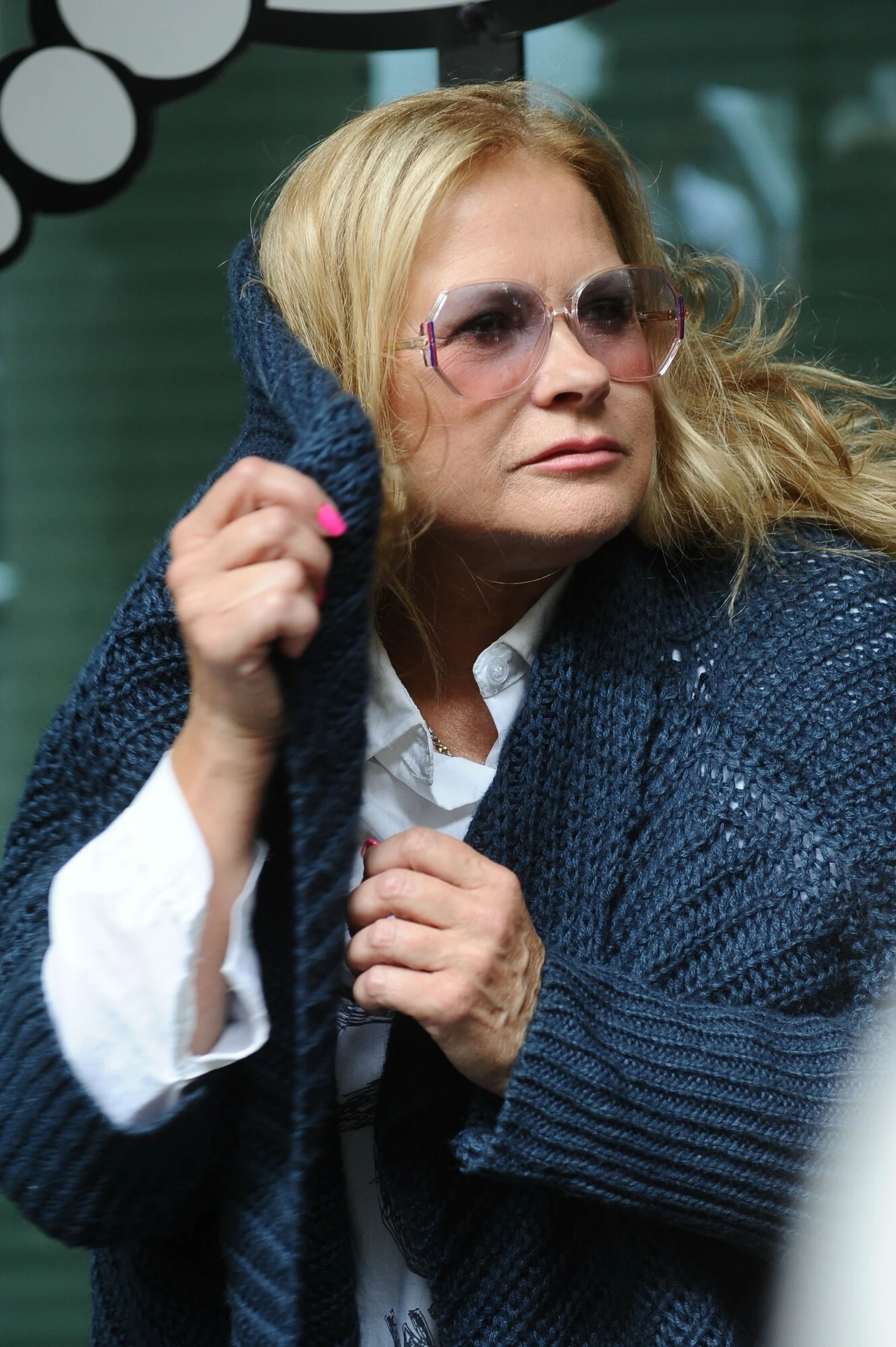 Urszula pod wejściem do studia DDTVN Urszula pod wejściem do studia DDTVN