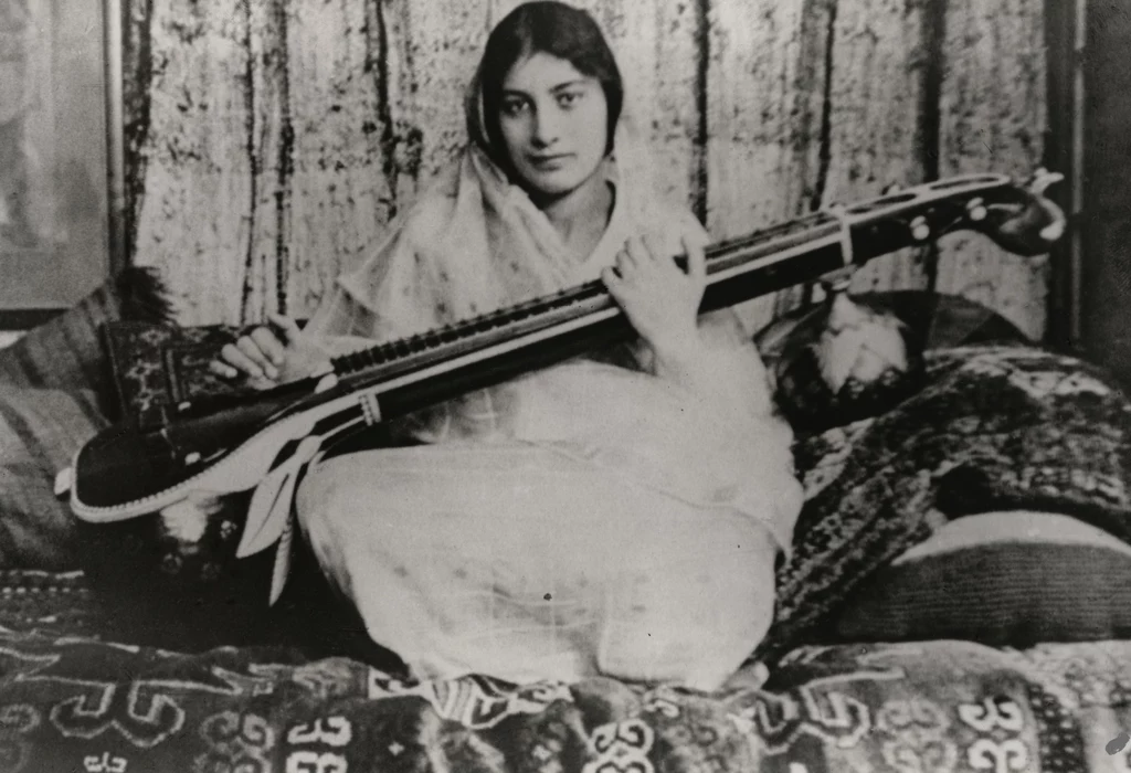 Norr Inayat Khan przed wybuchem II wojny światowej była pacyfistką. Kochała sztukę, poezję i muzykę 