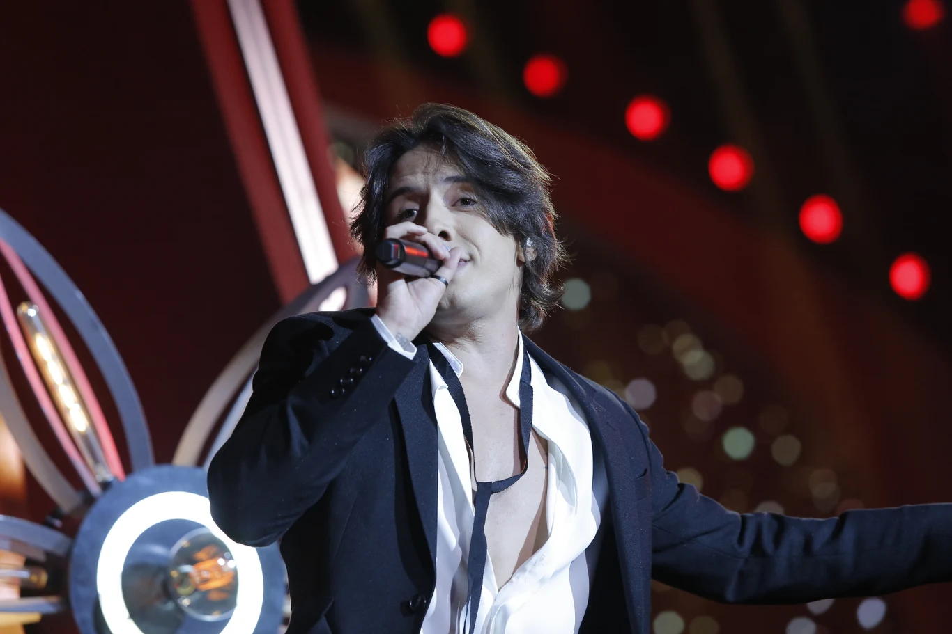 Dawid Kwiatkowski zaśpiewał nowy singel "Bez Ciebie" oraz utwór "Proste". "Wielki zaszczyt dzisiaj tutaj zaśpiewać. Tak się zastanawiałem i najczęściej przychodziła mi taka myśl do głowy, że planeta sobie bez nas świetnie poradzi, a my bez niej nie. Uczmy się małymi krokami do przodu, jak to zrobić, żeby ona przetrwała. Bo to jest już naprawdę walka o przetrwanie" - apelował ze sceny. 