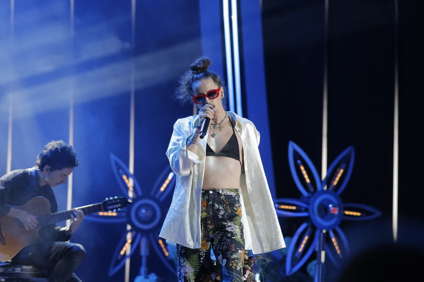 Michał Szpak wykonał utwór "Color Of Your Life", z którym reprezentował Polskę podczas Eurowizji w 2016 roku.