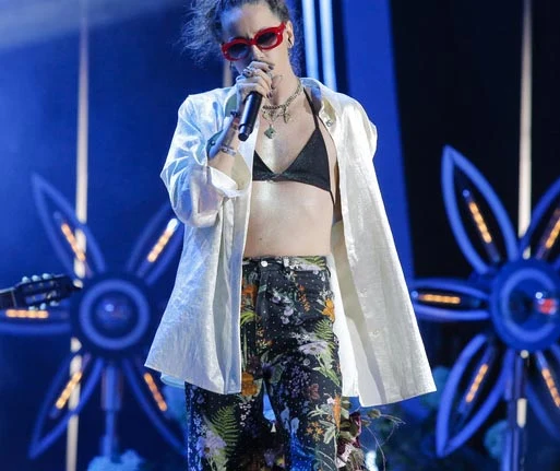 Michał Szpak podczas "Earth Festival. Gwiazdy dla Czystej Polski 2021" Michał Szpak podczas "Earth Festival. Gwiazdy dla Czystej Polski 2021"