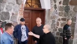 Konflikt parafian z księdzem