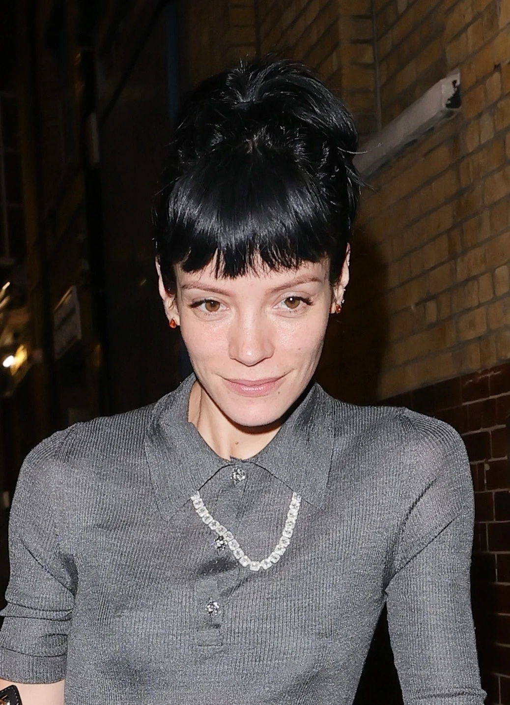 Lily Allen na początku tego roku szczerze opowiedziała o swoich problemach z alkoholem i narkotykami. Chorowała też na zaburzenia odżywiania. "Chciałam tylko akceptacji i pochwały, a nigdy tego nie dostawałam. Miałam je od obcych ludzi, a nie od tych, na których mi zależało (...). Pogrążyłam się wtedy w narkotykach i w alkoholu, ale było mi naprawdę smutno" - tłumaczyła.