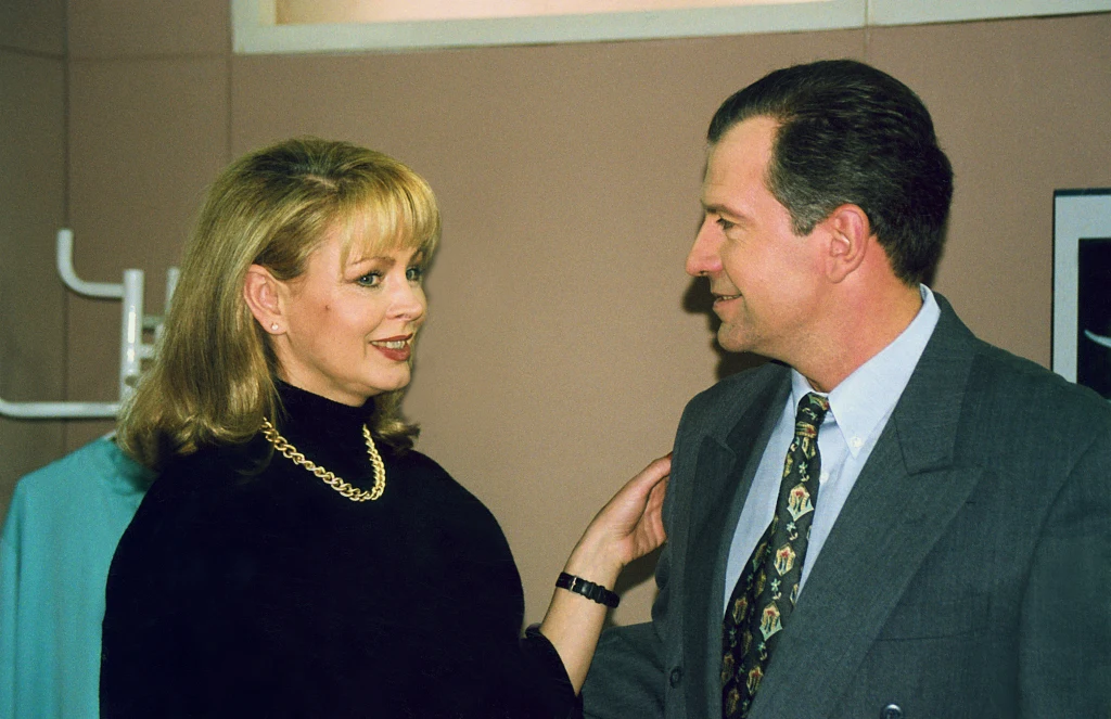 Izabela Trojanowska i Tomasz Stockinger na planie serialu "Klan" Izabela Trojanowska i Tomasz Stockinger na planie serialu "Klan"