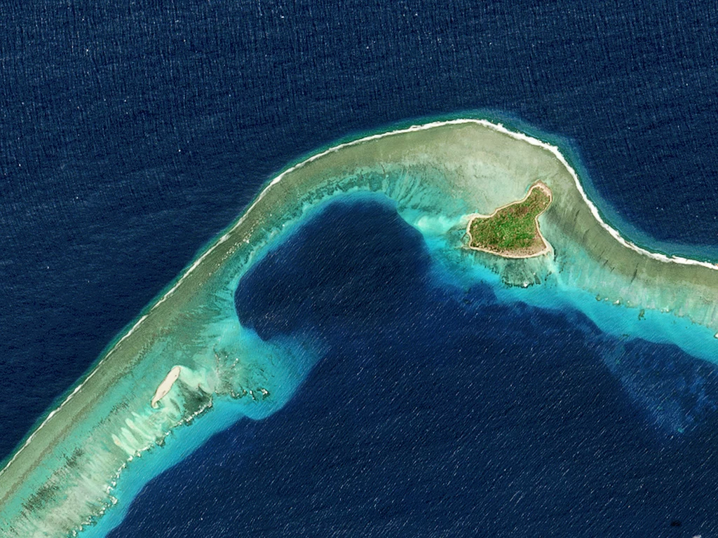 Satelitarne widok na Wyspy Marshalla. Atol Bikini wygląda jak raj, ale to miejsce skażone 60 lat temu.