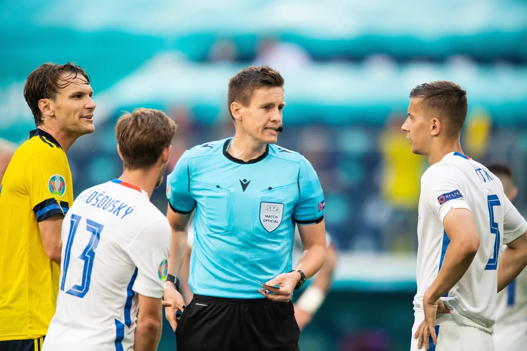 Lubomir Satka w meczu Słowacja - Szwecja na Euro 2020