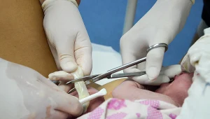 Noworodek zmarł po porodzie. Był zakażony Covid-19