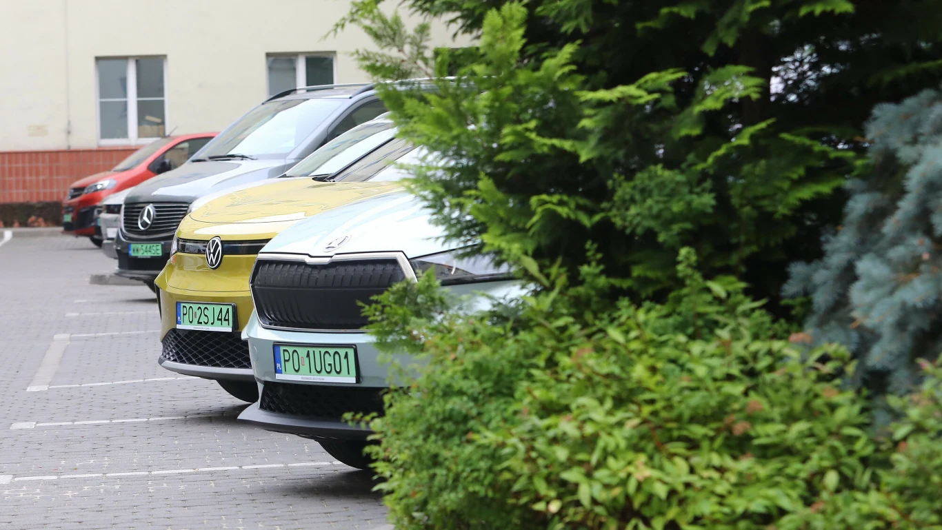 Wielu producentów ma już w ofercie auta na prąd. Ale Polacy ich nie chcą i dopłaty tego nie zmieniają Wielu producentów ma już w ofercie auta na prąd. Ale Polacy ich nie chcą i dopłaty tego nie zmieniają