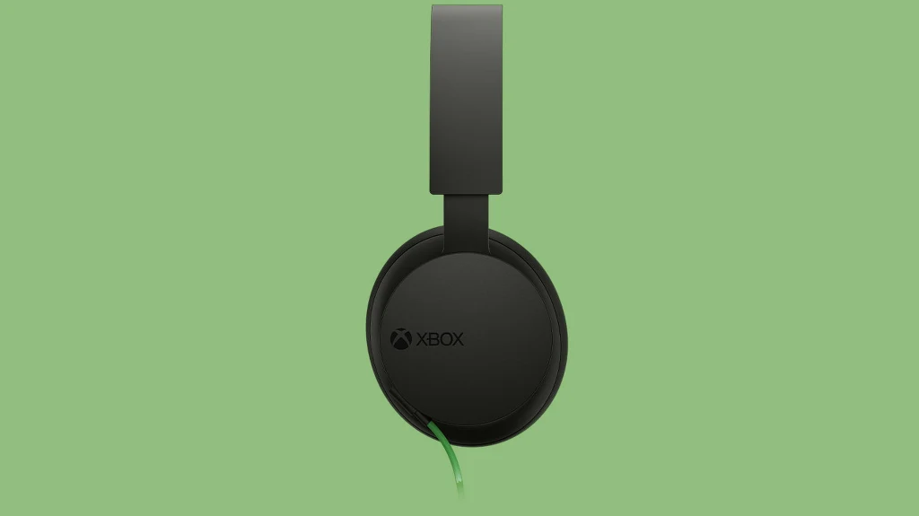 Xbox Stereo Headset będzie stanowić tańszą opcję - jego sugerowana cena detaliczna wynosić będzie w Polsce 269 zł - aktualnie zestaw można nabyć w przedsprzedaży, z planowana data premiery ustanowiona została na 21 września 2021 roku. 