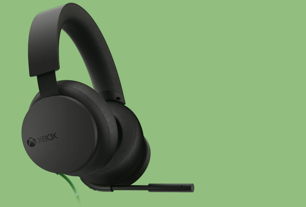 Xbox Stereo Headset do łączności wykorzystywać będzie standardowe gniazdo audio 3,5 mm, dzięki czemu urządzenie nie będzie potrzebowało dodatkowe zasilania akumulatorowego i nie wystąpią żadne problemy z łącznością. Zestaw będzie można podłączyć do bezprzewodowego kontrolera konsoli Xbox, komputera lub smartfona/tabletu. 