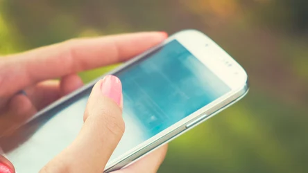 Operatorzy zablokują tę opcję w telefonach Polaków. Zmiany dotkną miliony osób