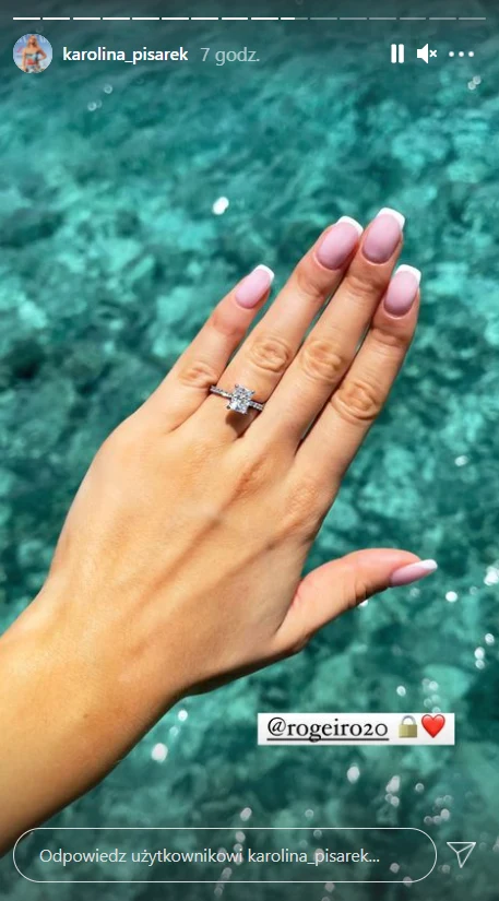 https://www.instagram.com/karolina_pisarek/ https://www.instagram.com/karolina_pisarek/