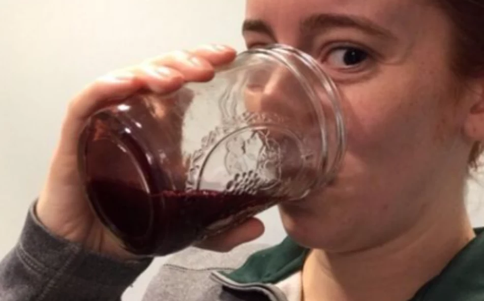 Kobieta piła przez tydzień świeżo wyciśnięty sok z buraka