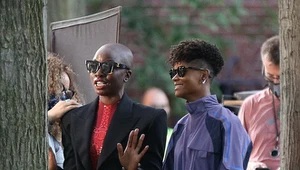 Letitia Wright (P) na planie filmu "Black Panther: Wakanda Forever"