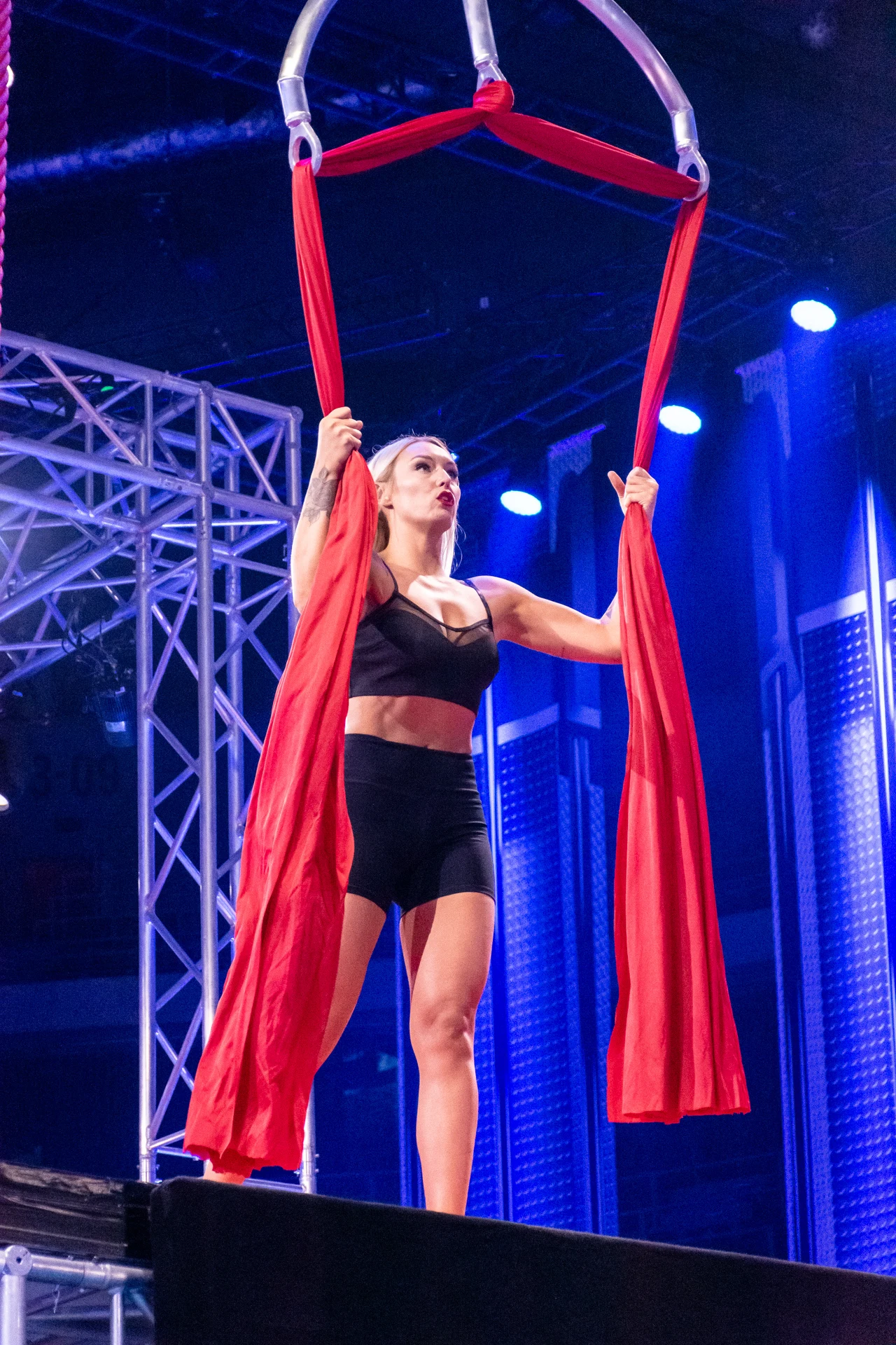 Zupełną nowością w programie, która w IV sezonie będzie stałym elementem każdego odcinka eliminacyjnego, jest Power Tower. To przeszkody zawieszone na wysokości 12 metrów, sprawdzające siłę mięśni i... odwagę. Ścigają się na niej zawodnicy z najlepszym czasem, którzy ukończyli tor eliminacyjny. Ten, kto wygra wyścig, dostaje złoty bilet - gwarancję udziału w finale z pominięciem etapu półfinałowego.