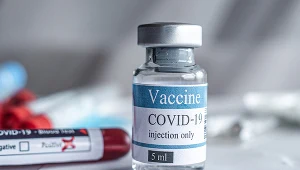 Niezaszczepieni pracownicy będą wysyłani na bezpłatny urlop?